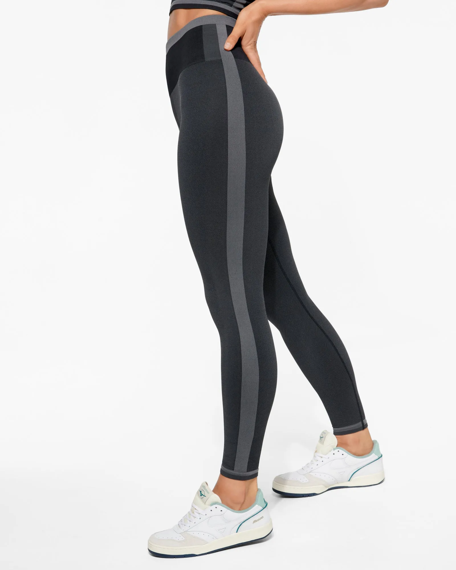 AERIAL SEAMLESS FULL LENGTH LEGGING BLACK