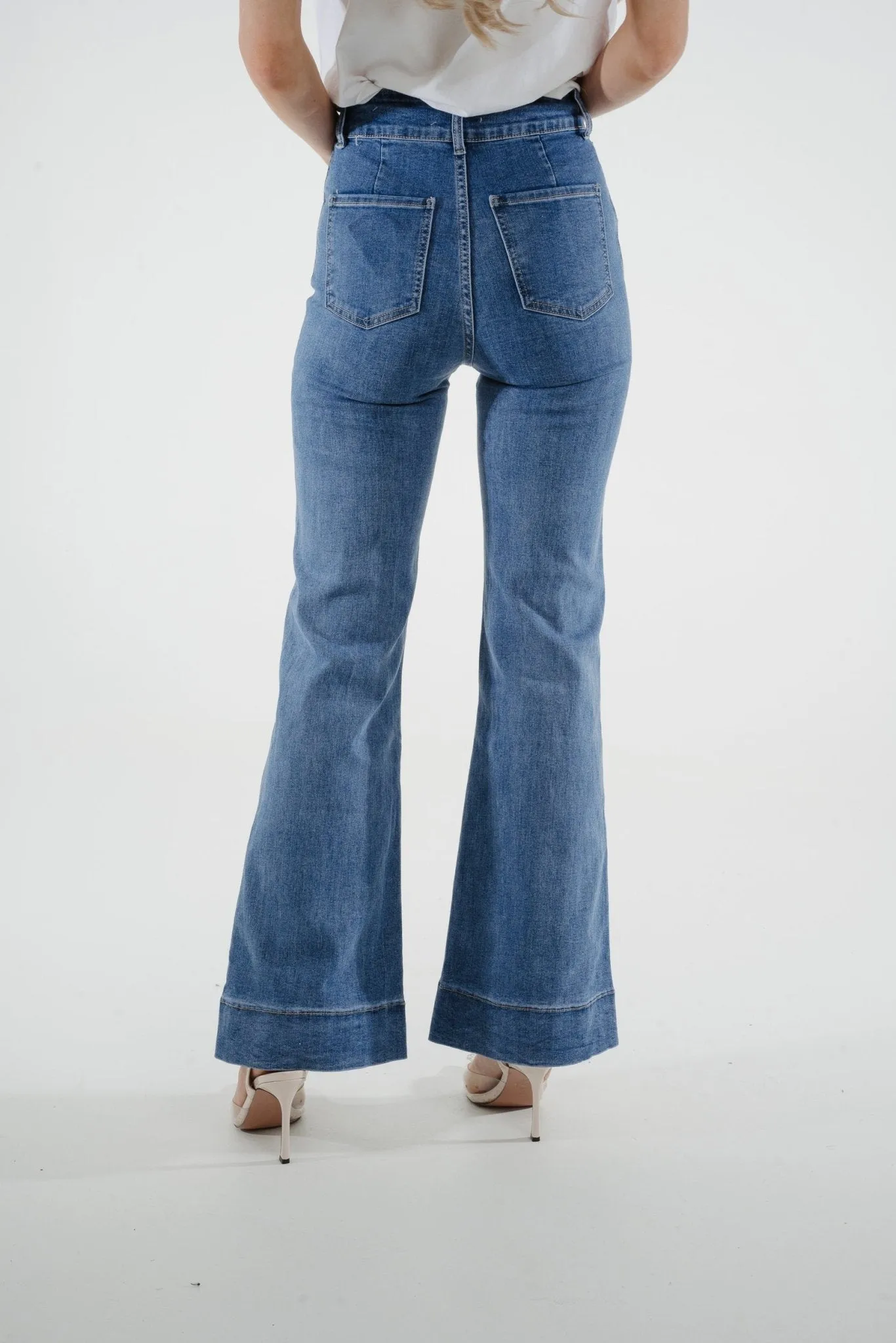 Cindy Wide Flare Jean In Mid Wash