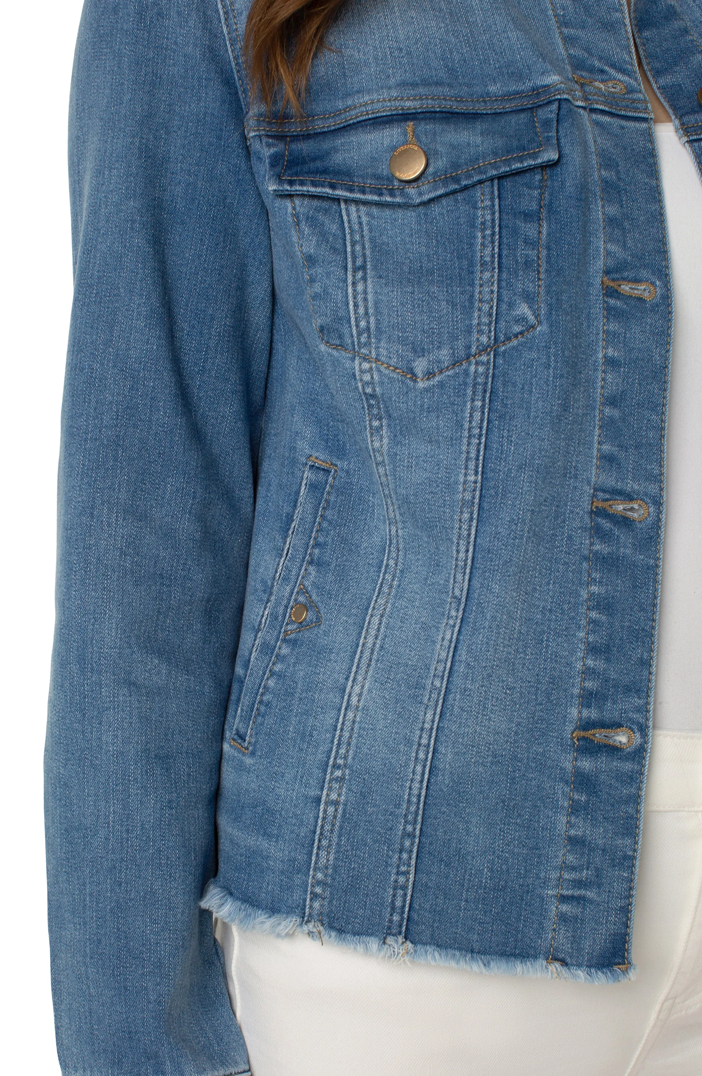 PETITE CLASSIC ECO JEAN JACKET WITH FRAY HEM