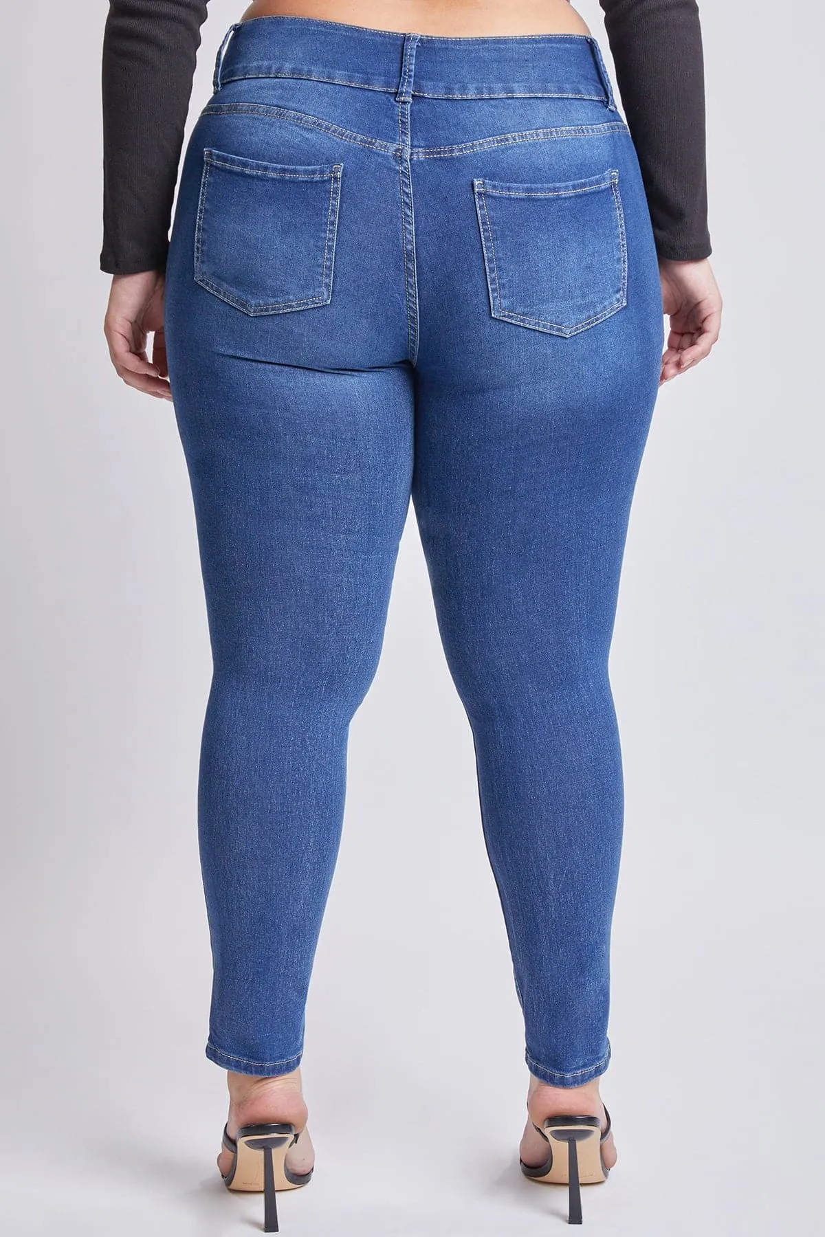 Plus Size Women's Essential  Skinny Jeans