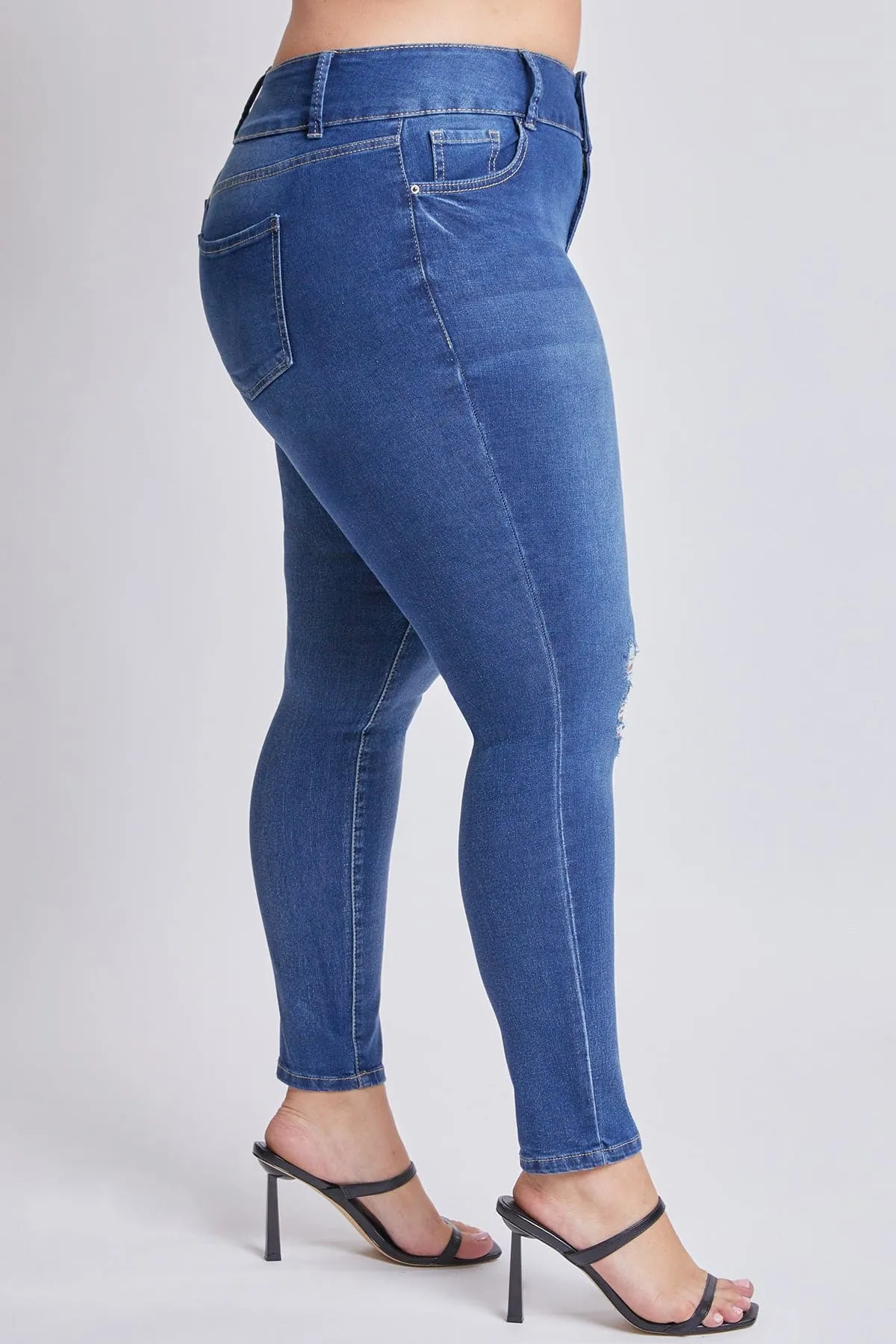 Plus Size Women's Essential  Skinny Jeans