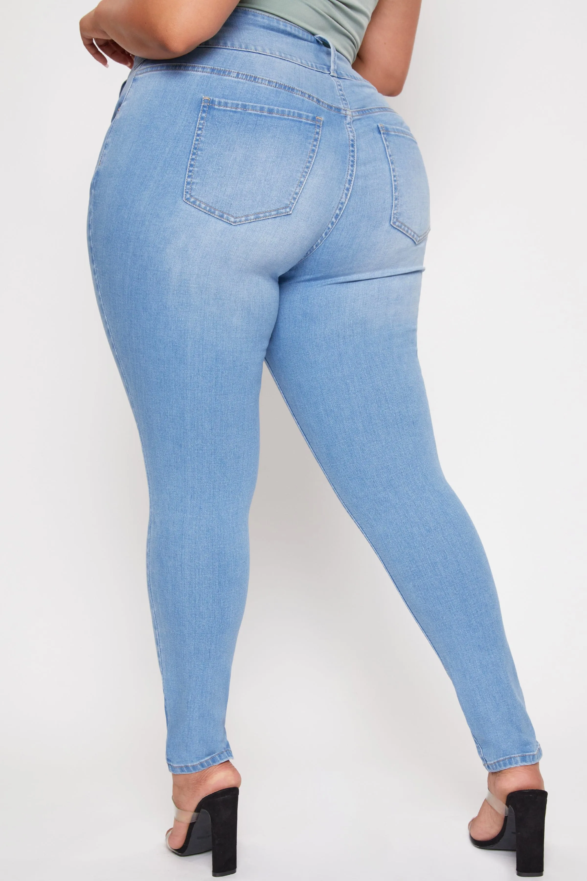 Plus Size Women's Essential  Skinny Jeans